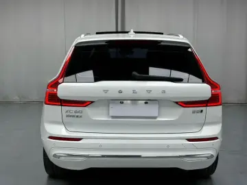 2022 Volvo XC60 с пробегом 50 000 км