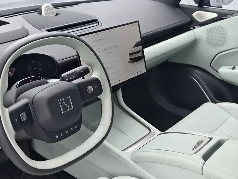 2025 Zeekr 007 с пробегом 8 600 км