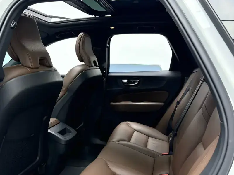 2022 Volvo XC60 с пробегом 50 000 км
