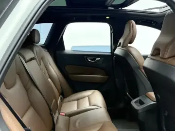 2022 Volvo XC60 с пробегом 50 000 км