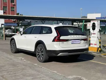 2024 Volvo V90 с пробегом 14 700 км