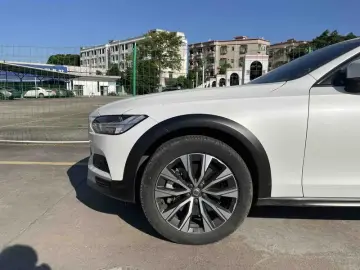 2024 Volvo V90 с пробегом 14 700 км
