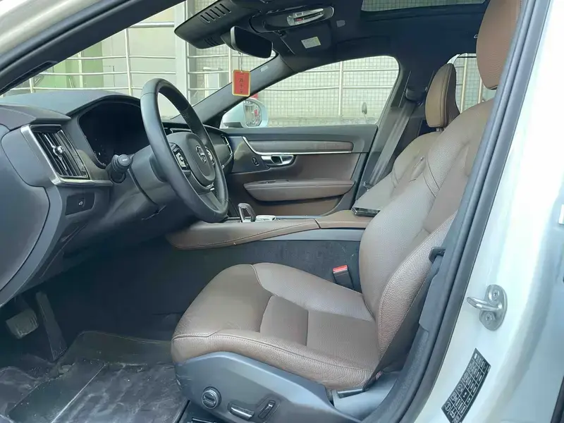 2024 Volvo V90 с пробегом 14 700 км