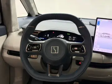 2025 Zeekr Mix с пробегом 33 000 км