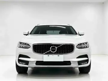 2020 Volvo V90 с пробегом 79 000 км