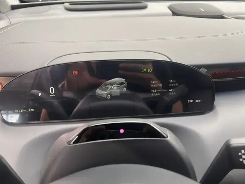 2025 Zeekr Mix с пробегом 100 км