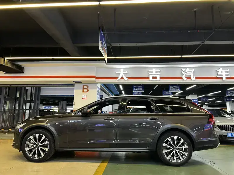 2022 Volvo V90 с пробегом 69 000 км