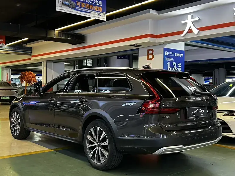 2022 Volvo V90 с пробегом 69 000 км