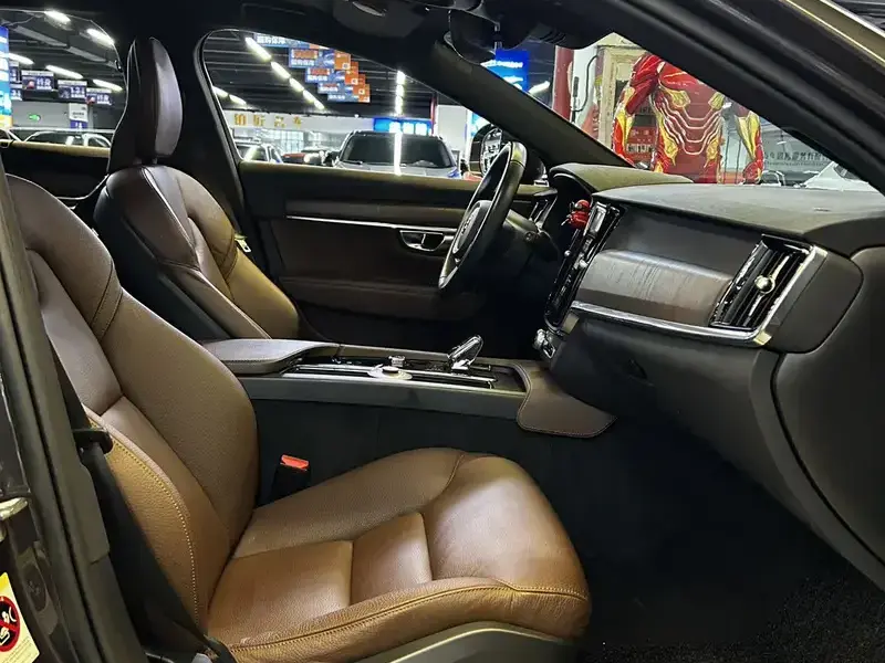2022 Volvo V90 с пробегом 69 000 км