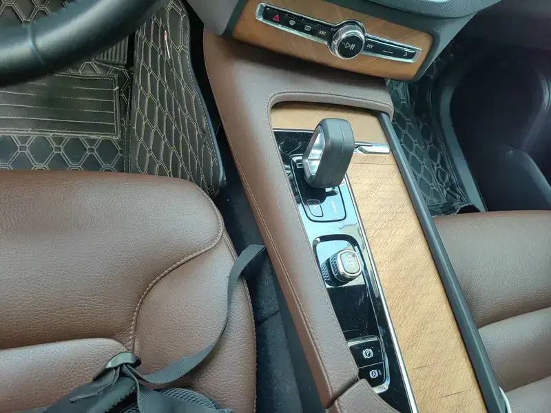 2022 Volvo XC90 с пробегом 63 300 км