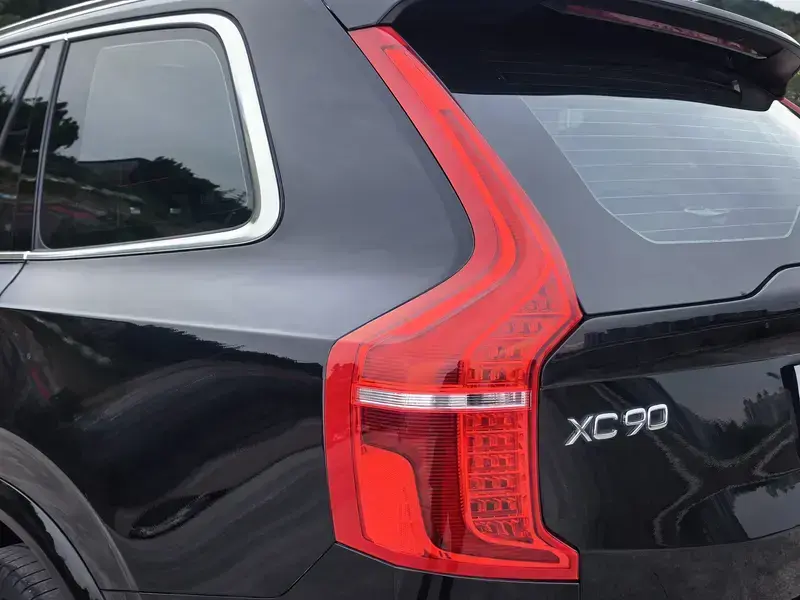 2020 Volvo XC90 с пробегом 40 700 км