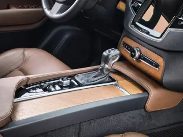 2020 Volvo XC90 с пробегом 40 700 км