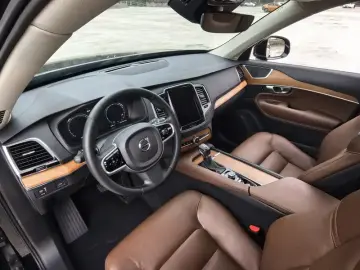 2020 Volvo XC90 с пробегом 40 700 км