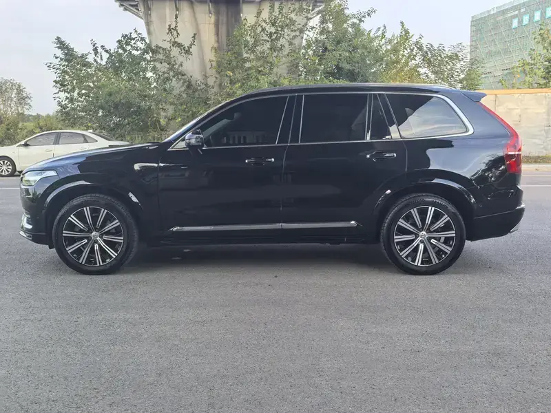2020 Volvo XC90 с пробегом 123 000 км