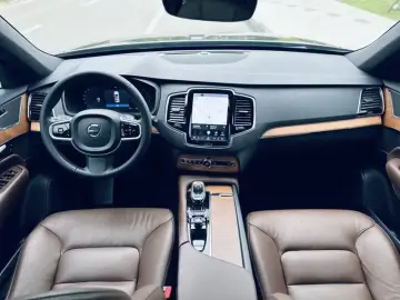 2023 Volvo XC90 с пробегом 39 000 км
