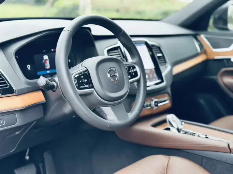 2023 Volvo XC90 с пробегом 39 000 км