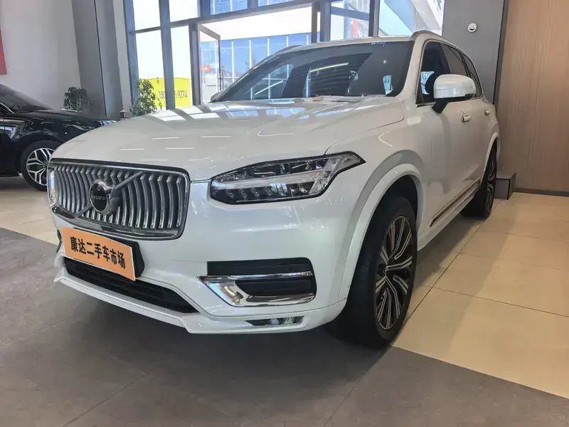 2021 Volvo XC90 с пробегом 43 900 км