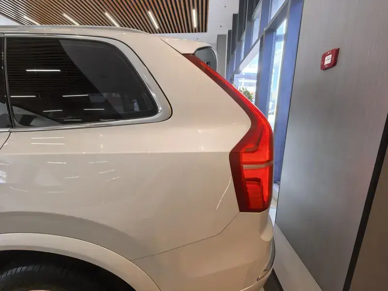 2021 Volvo XC90 с пробегом 43 900 км
