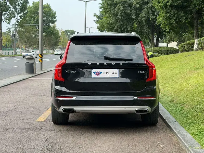 2019 Volvo XC90 с пробегом 65 000 км