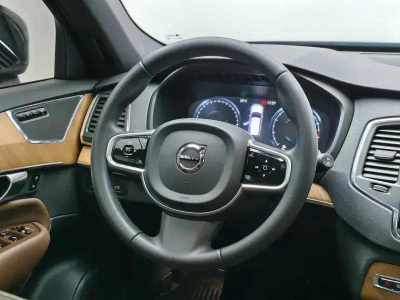 2022 Volvo XC90 с пробегом 65 100 км