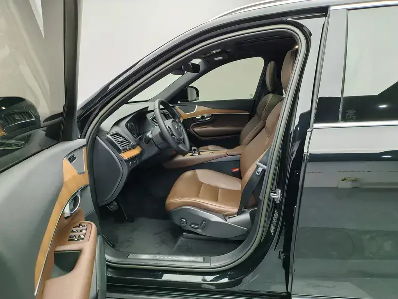 2022 Volvo XC90 с пробегом 65 100 км