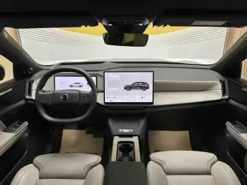 2026 Volvo XC70 с пробегом 4 000 км