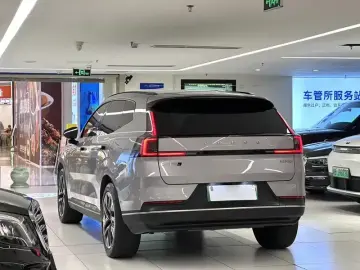 2026 Volvo XC70 с пробегом 16 800 км
