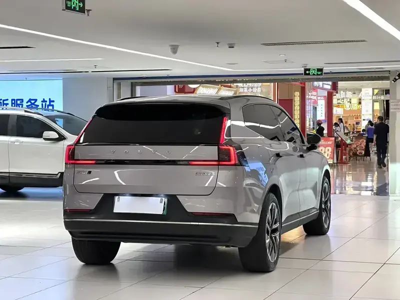 2026 Volvo XC70 с пробегом 16 800 км