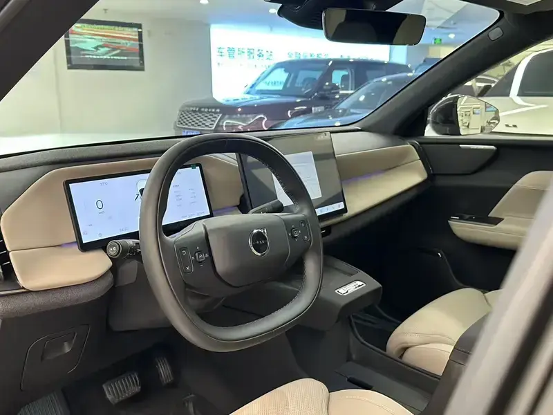 2026 Volvo XC70 с пробегом 16 800 км