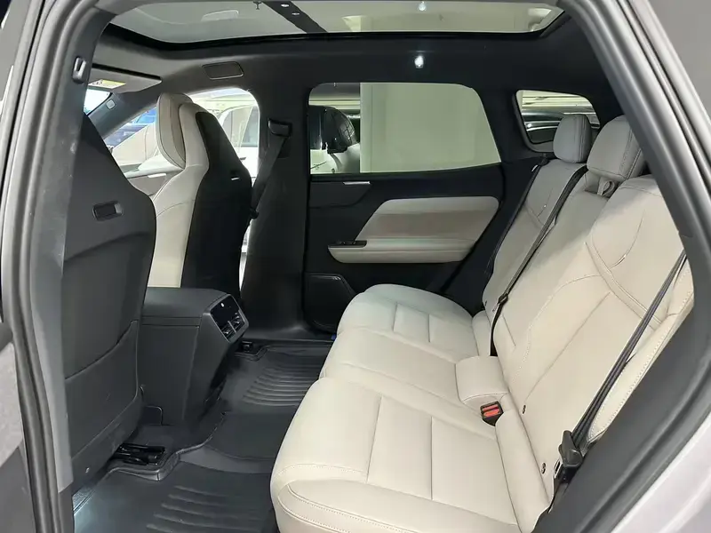 2026 Volvo XC70 с пробегом 16 800 км
