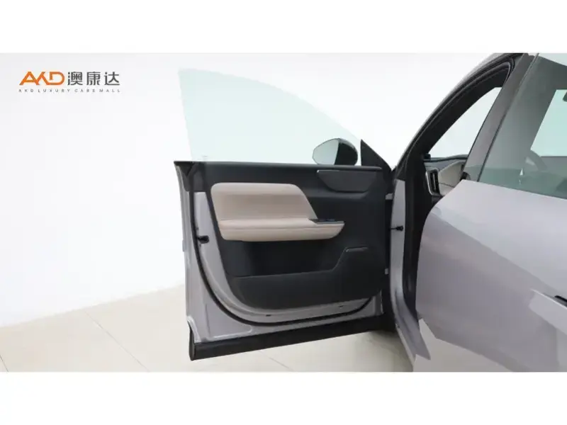 2026 Volvo XC70 с пробегом 4 300 км