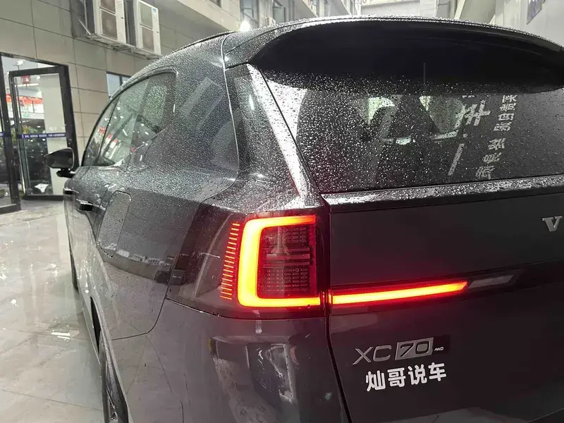 2026 Volvo XC70 с пробегом 16 000 км