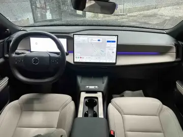 2026 Volvo XC70 с пробегом 16 000 км