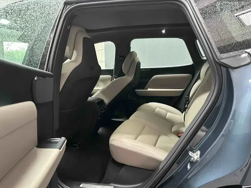 2026 Volvo XC70 с пробегом 16 000 км