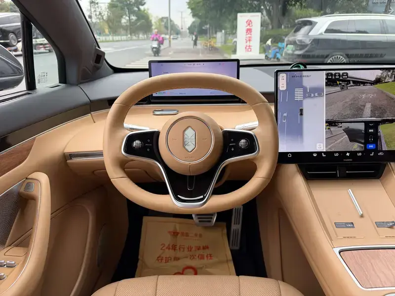 2026 Luxeed R7 с пробегом 5 000 км