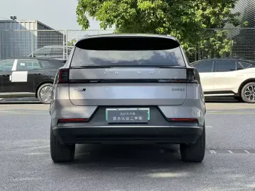 2026 Volvo XC70 с пробегом 14 000 км