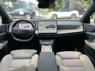 2026 Volvo XC70 с пробегом 14 000 км