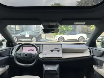 2026 Volvo XC70 с пробегом 14 000 км