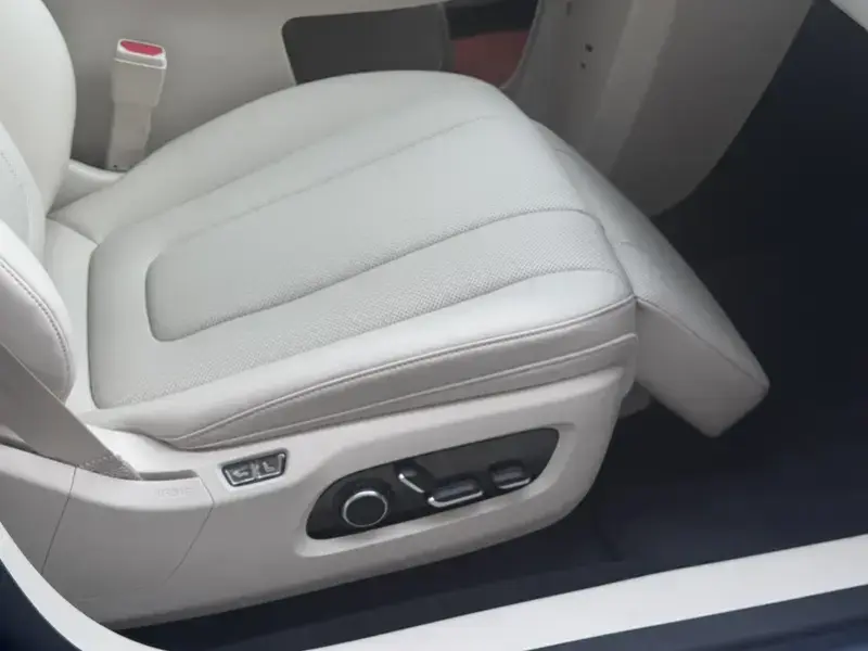 2026 Luxeed R7 с пробегом 9 000 км