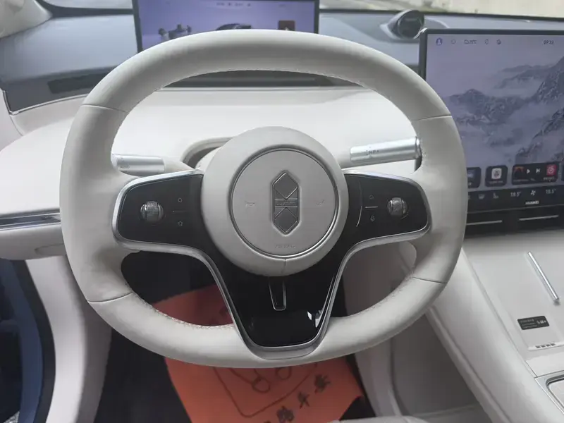 2026 Luxeed R7 с пробегом 9 000 км