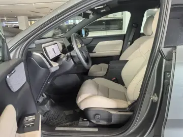 2026 Volvo XC70 с пробегом 15 100 км