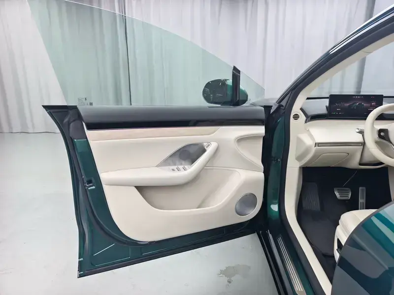 2026 Luxeed R7 с пробегом 12 000 км