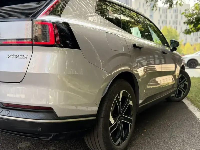 2026 Volvo XC70 с пробегом 22 000 км