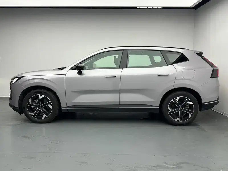 2026 Volvo XC70 с пробегом 11 200 км