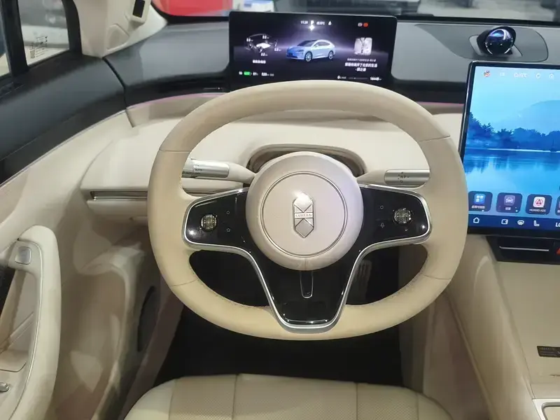 2026 Luxeed R7 с пробегом 16 500 км