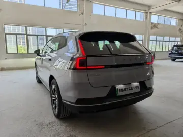 2026 Volvo XC70 с пробегом 100 км