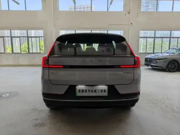 2026 Volvo XC70 с пробегом 100 км