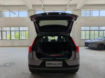 2026 Volvo XC70 с пробегом 100 км