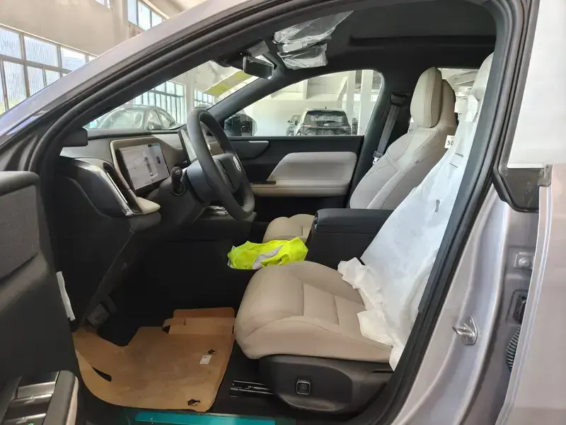 2026 Volvo XC70 с пробегом 100 км