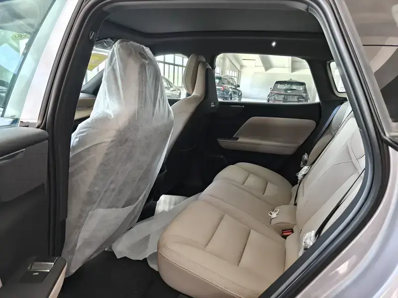 2026 Volvo XC70 с пробегом 100 км